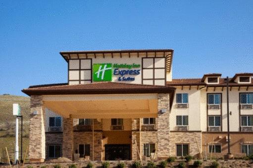 Holiday Inn Expres Suites Frazier Park