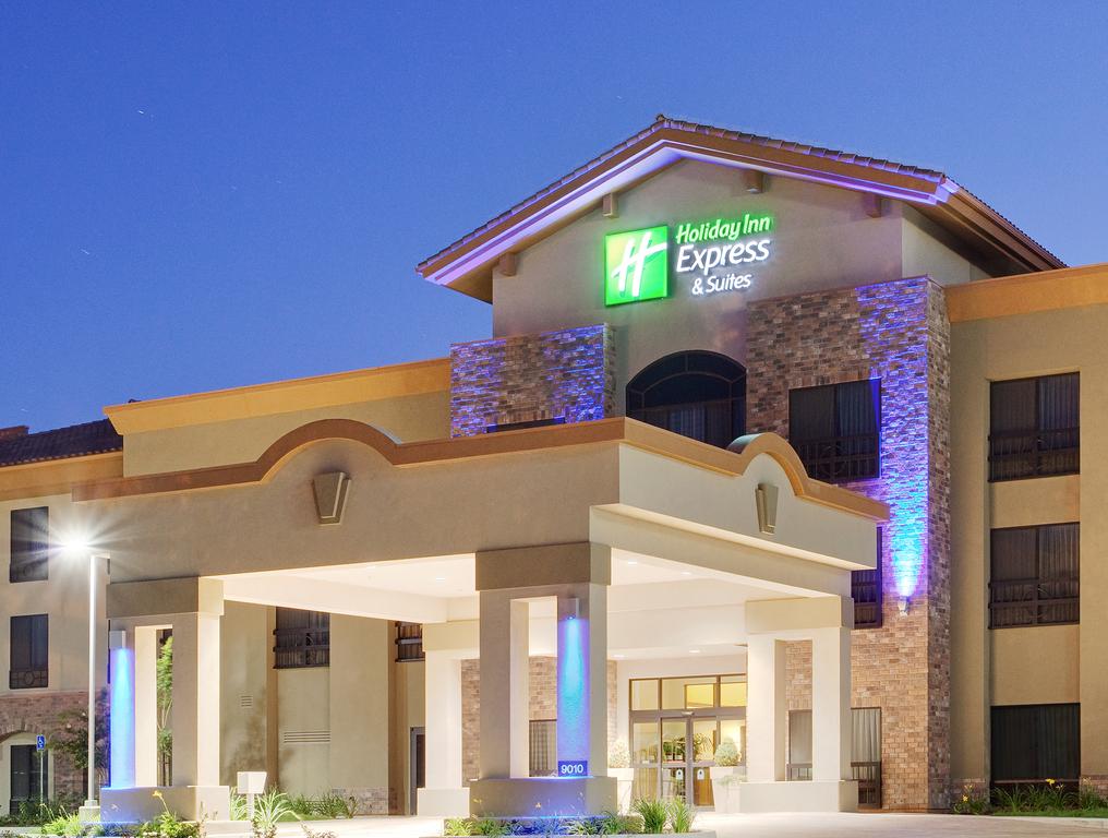 Holiday Inn Exp Stes Atascader