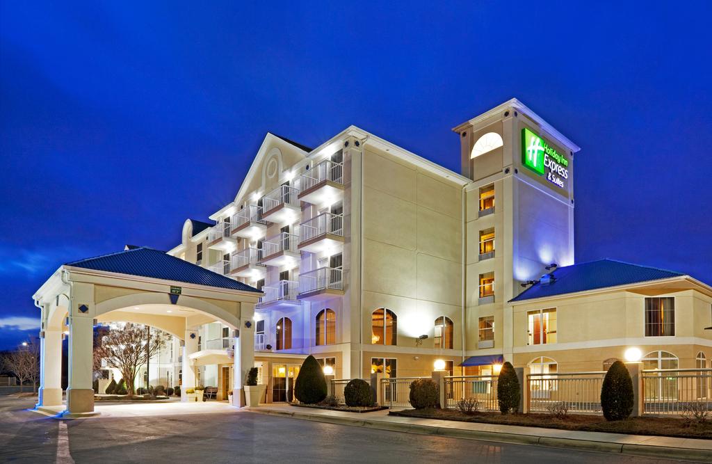 Holiday Inn Express and Suites Asheville SW - Outlet Ctr Area