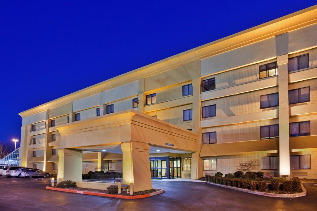 La Quinta Inn and Suites Springdale