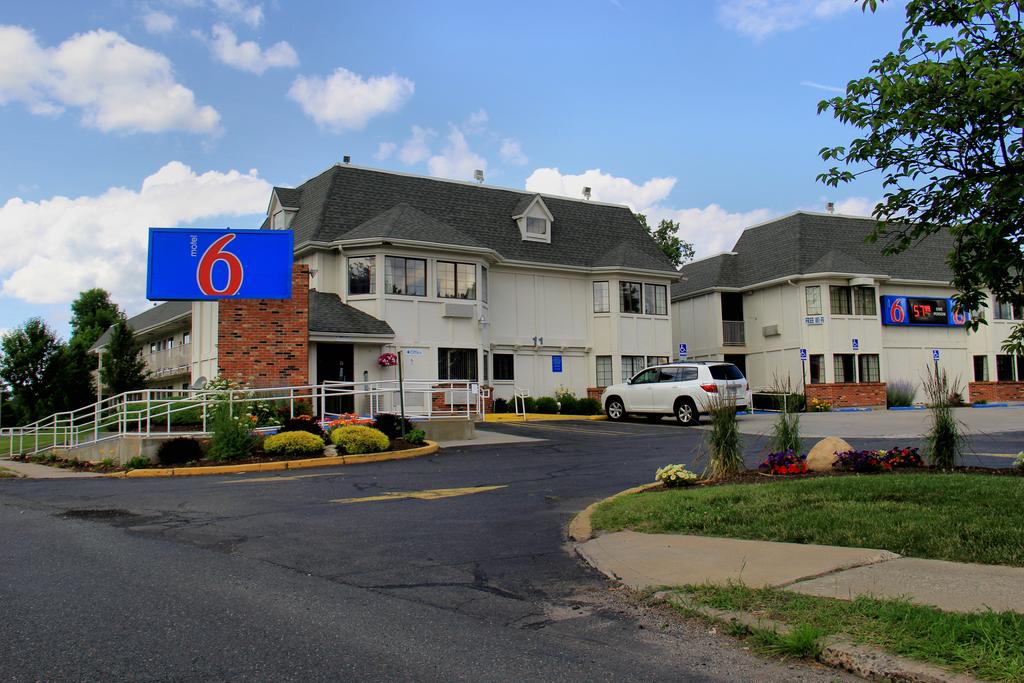 Motel 6 Hartford - Enfield