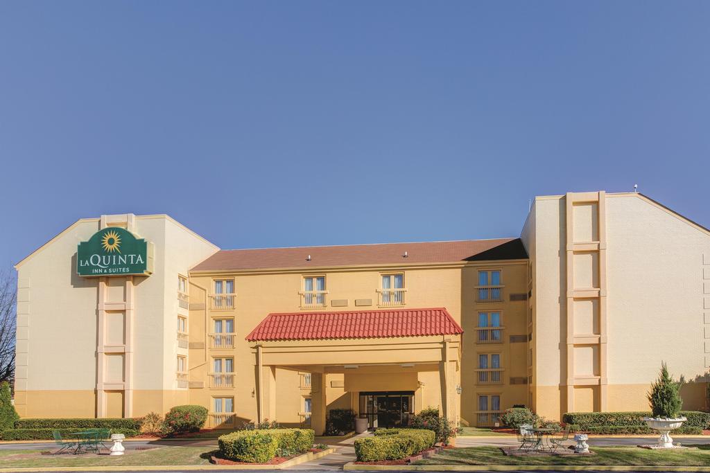 La Quinta Inn and Suites Atlanta Airport South