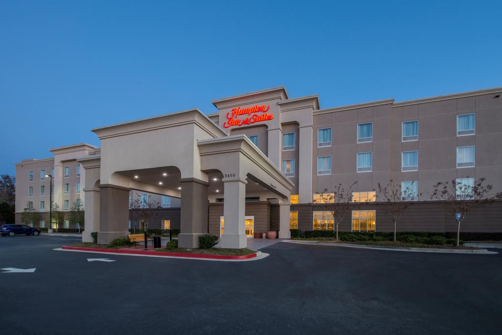 Hampton Inn and Suites Atlanta I-285 Camp Creek Pkwy