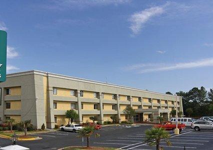 Quality Inn and Suites Atlanta Airport South