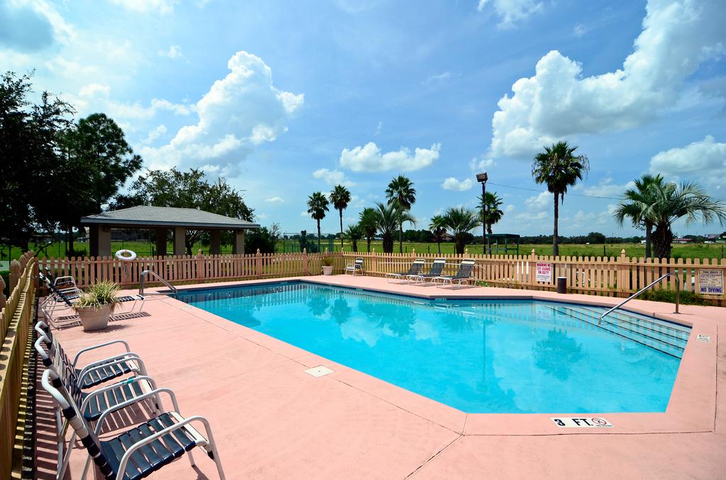 Rodeway Inn and Suites Haines City