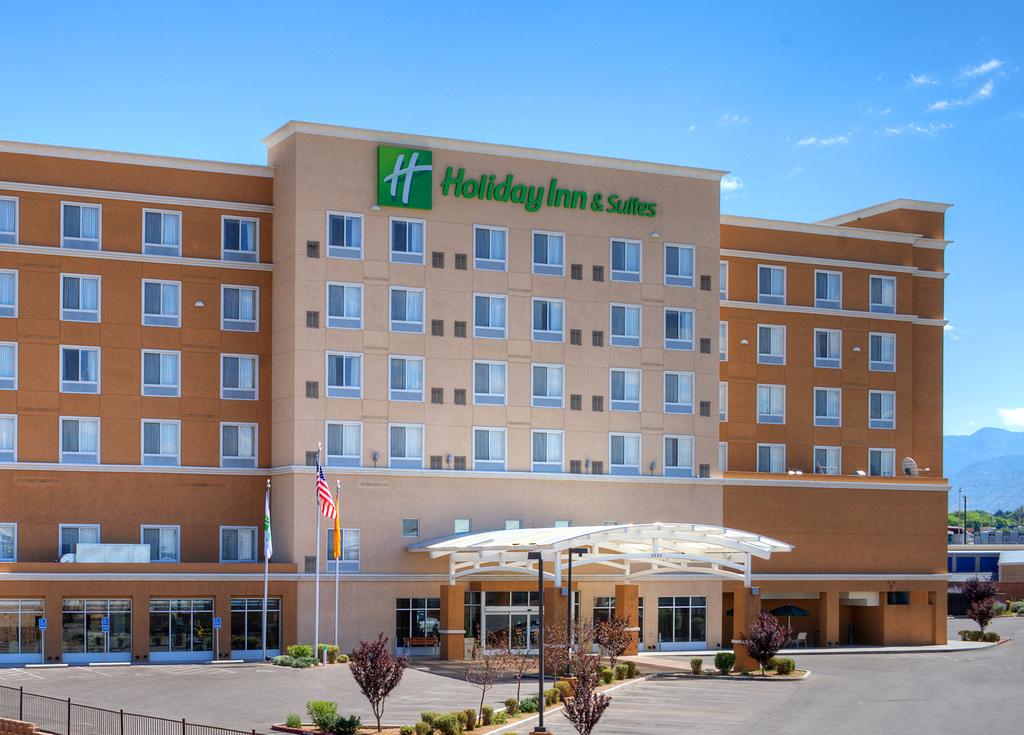 Holiday Inn Hotel Stes North