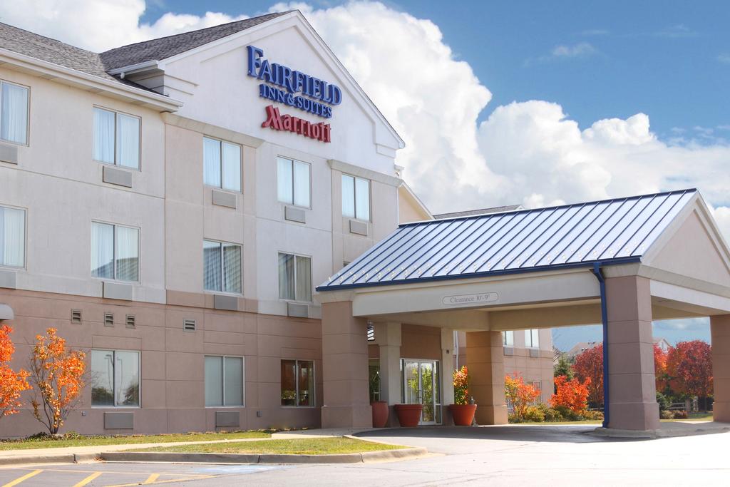 Fairfield Inn and Suites Chicago St Charles