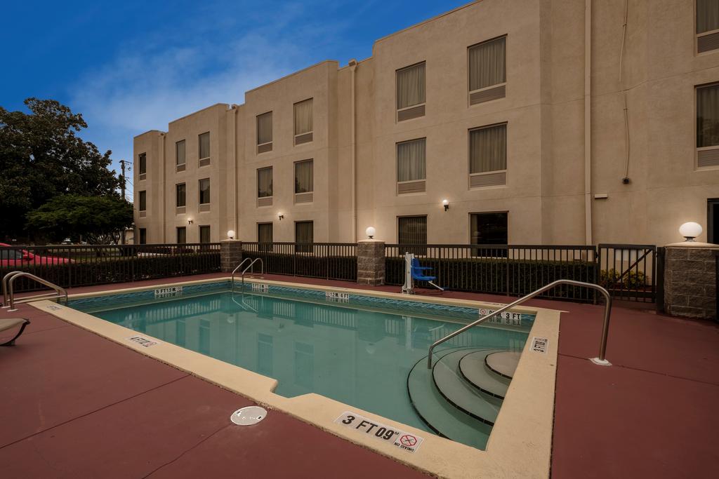 Red Roof Inn Pensacola West