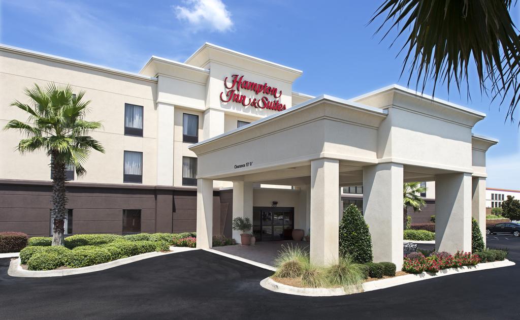 Hampton Inn and Suites Pensacola I-10 N - University Town Plaza