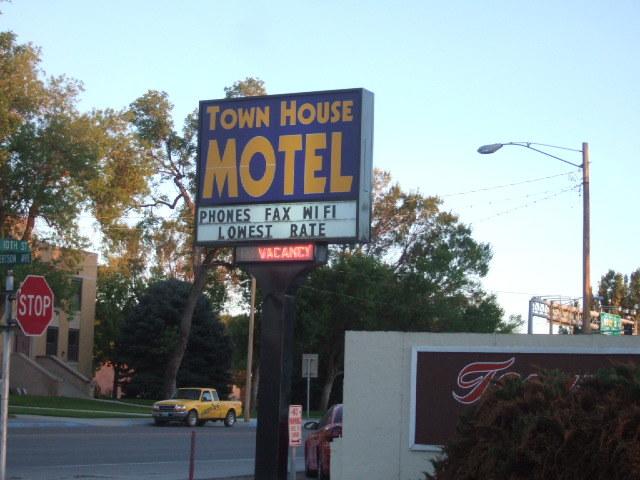 Town House Motor Inn