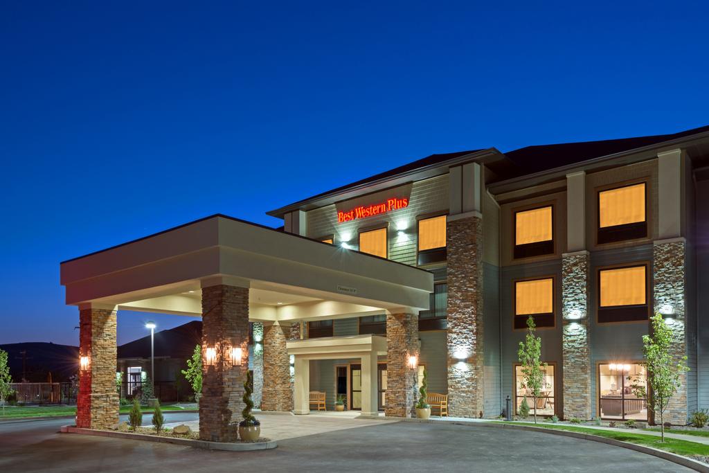 BEST WESTERN PLUS Dayton Hotel and Suites