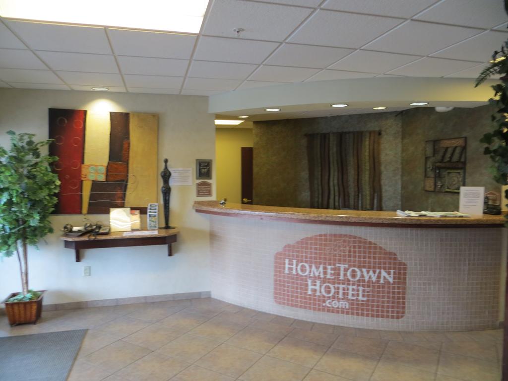 HomeTown Hotel Bryant