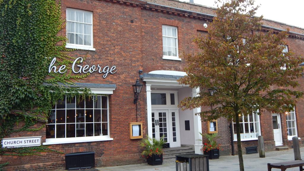 The George - Baldock Boutique Hotel