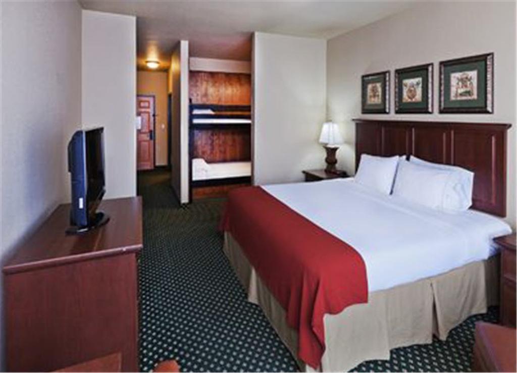 Holiday Inn Exp Suites Broken Arrow