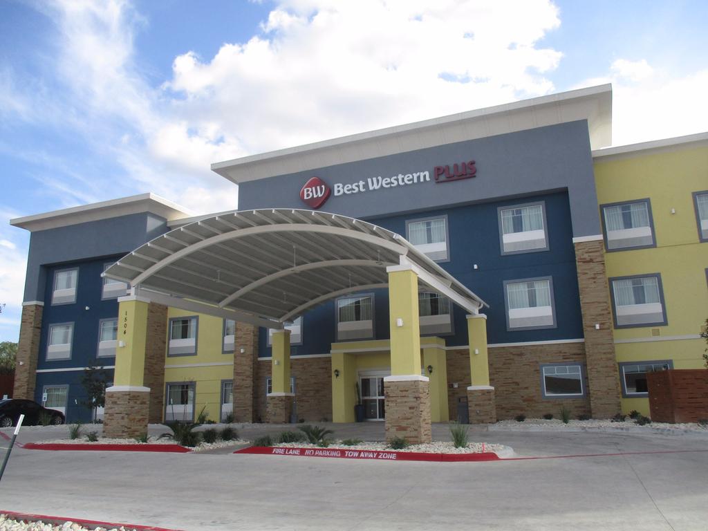 Best Western Plus Lampasas Inn and Suites