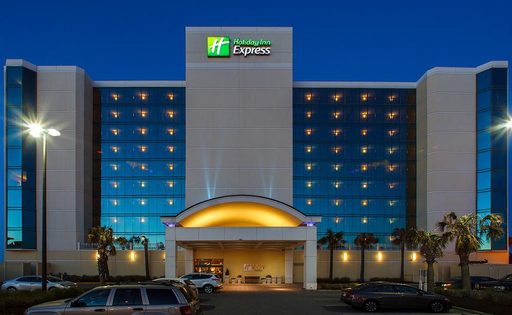 Holiday Inn Express and Suites Virginia Beach Oceanfront