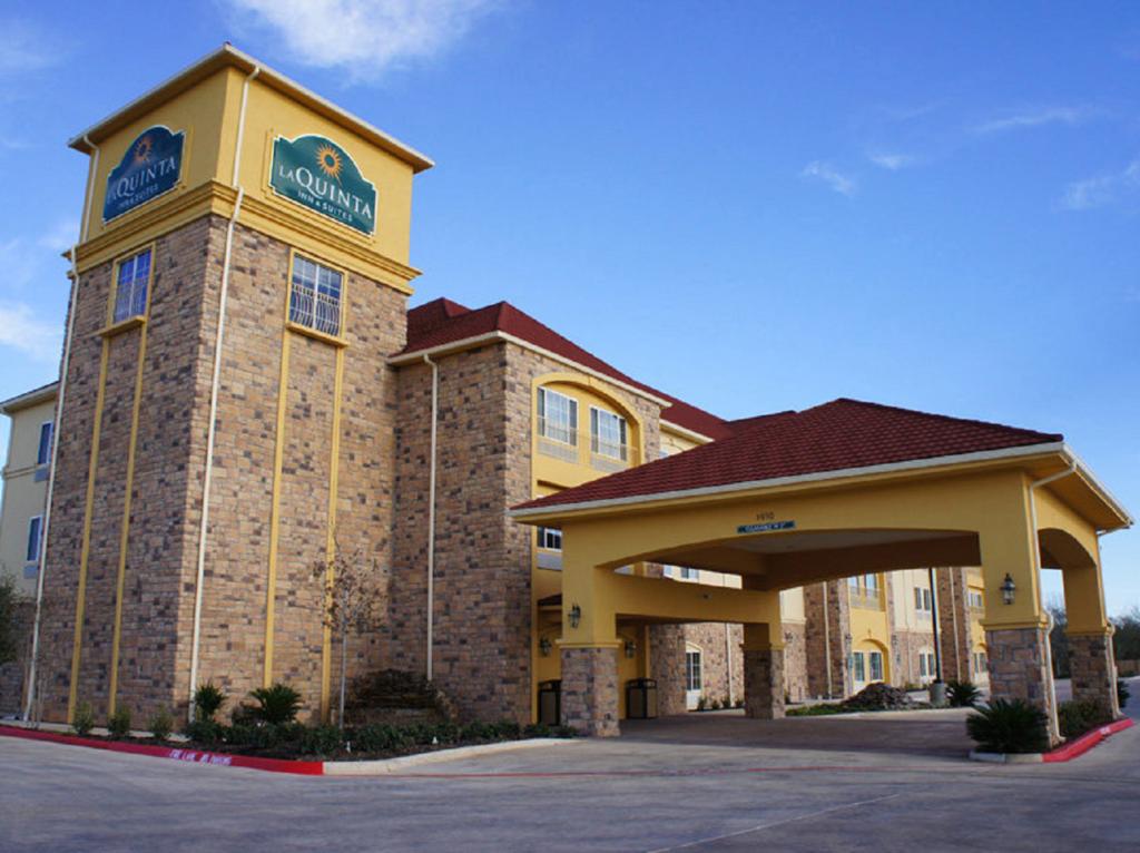 La Quinta Inn and Suites Floresville