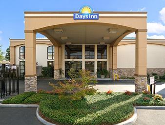 Days Inn Suites