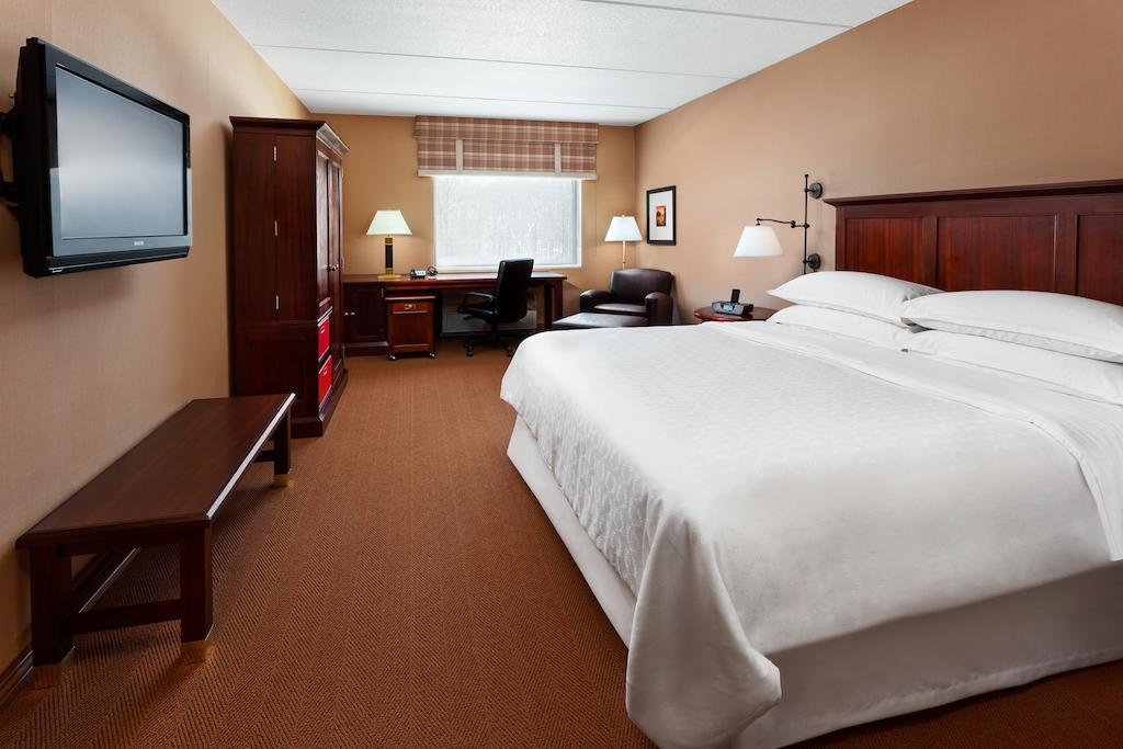 Sheraton Herndon Dulles Airport Hotel