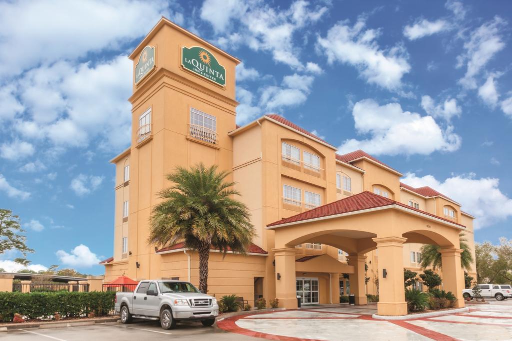 La Quinta Inn and Suites Houston Bush Intl Airport E