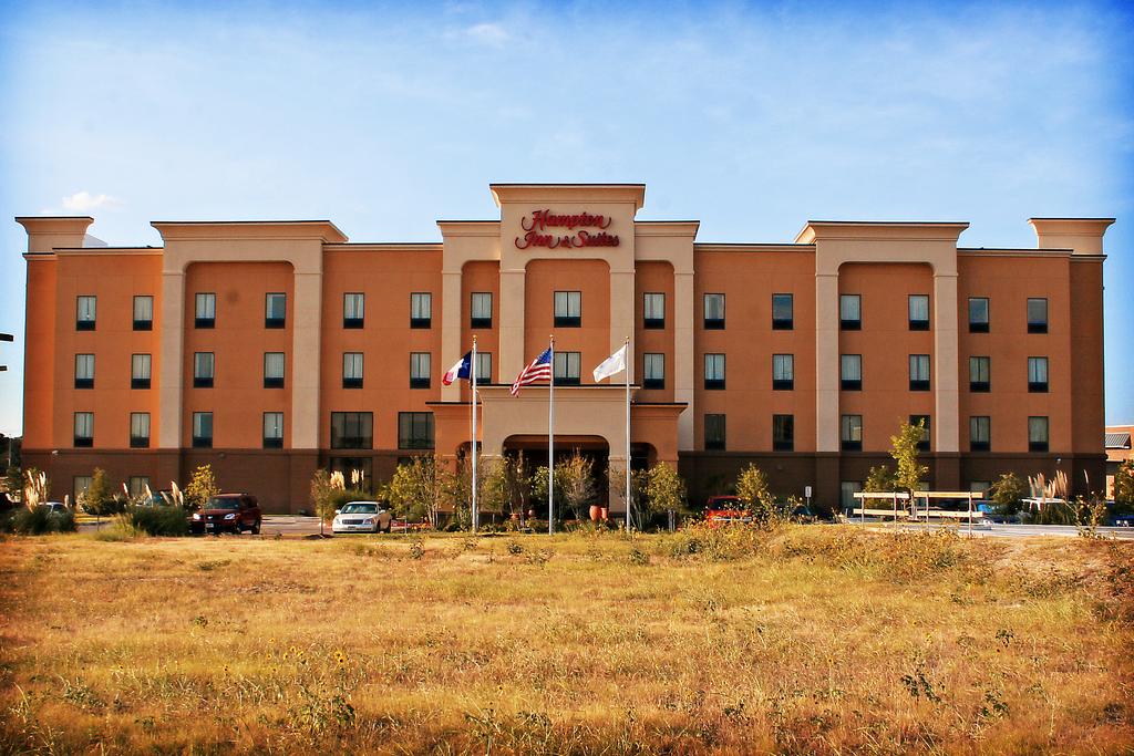 Hampton Inn and Suites Buda