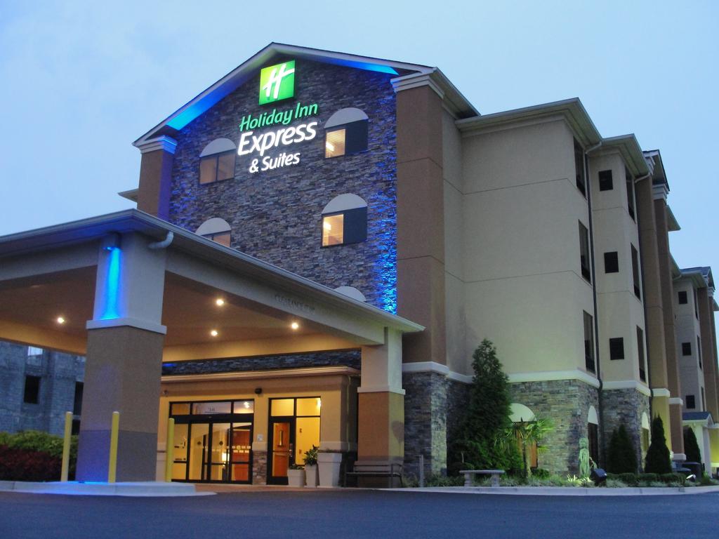 Holiday Inn Express and Suites Atlanta East - Lithonia