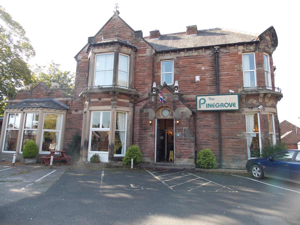 Pinegrove Hotel