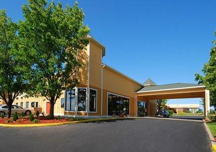 Baymont Inn and Suites Winchester