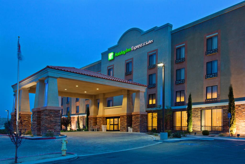 Holiday Inn Express and Suites Twenty Nine Palms