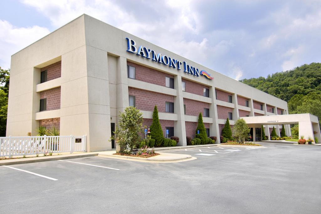 Baymont Inn and Suites Cherokee Smoky Mountains