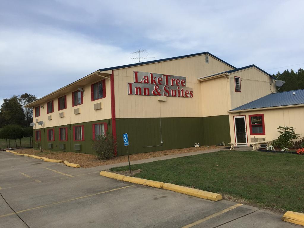 Lake Tree Inn and Suites