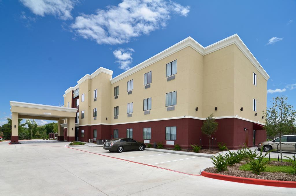 Quality Inn and Suites Bryan