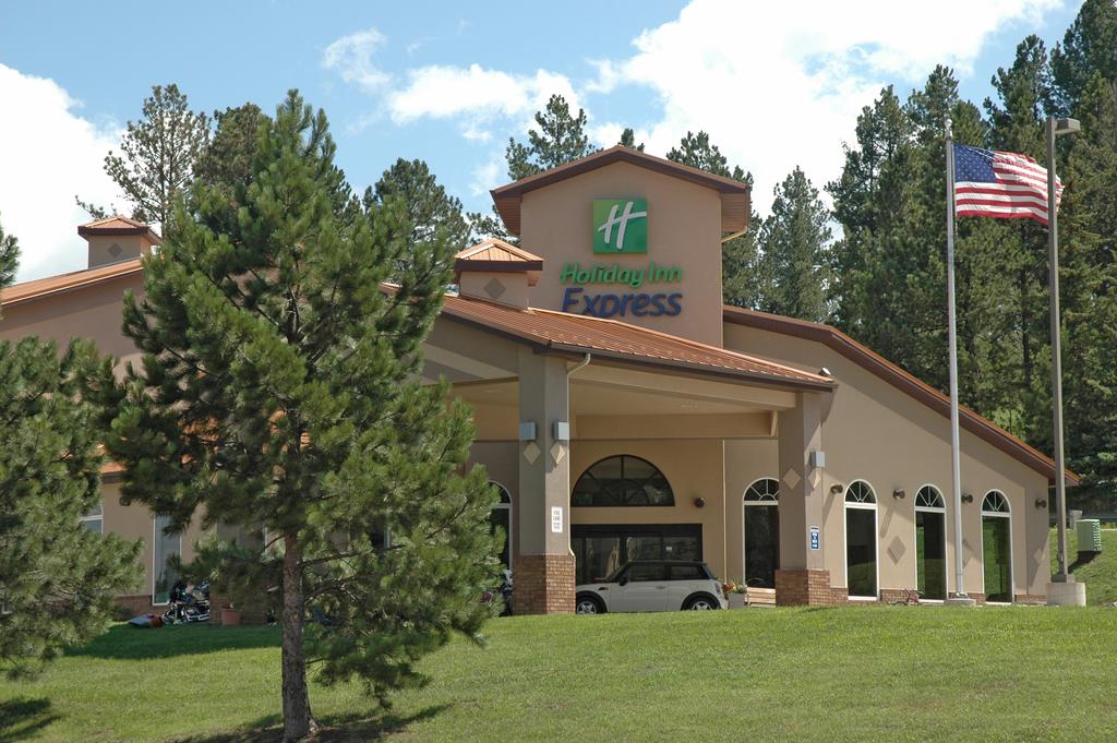 Holiday Inn Express Suites Hill City