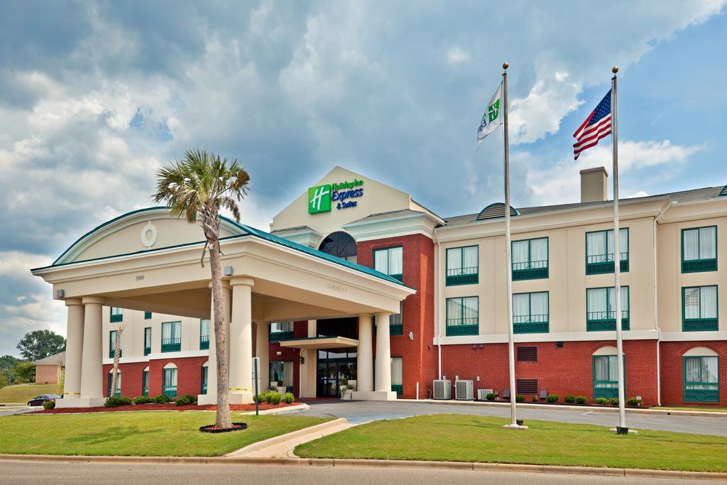 Holiday Inn Express Selma