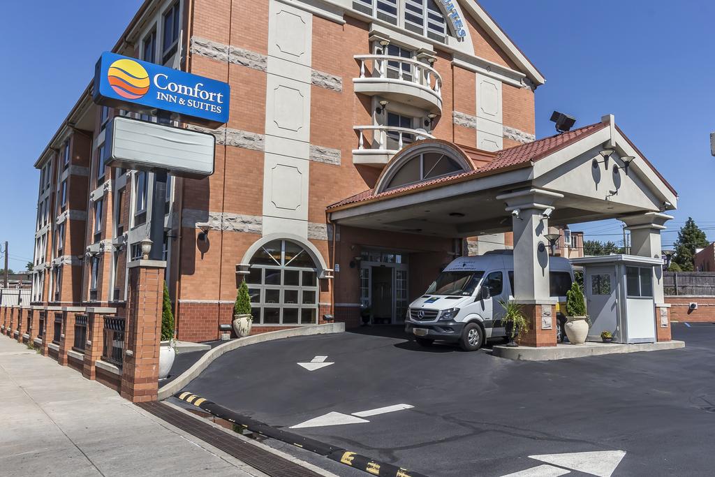 Comfort Inn and Suites LaGuardia Airport