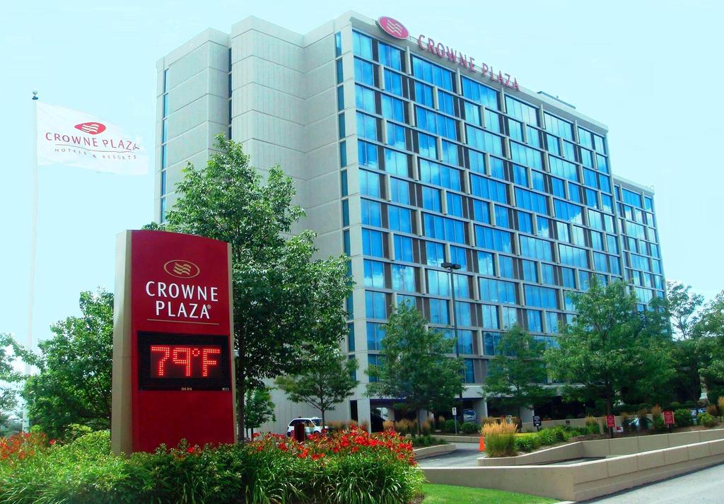 Crowne Plaza Chicago OHare