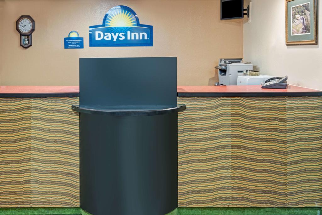 Days Inn and Conference Center Brandford