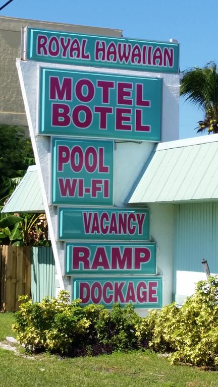 Royal Hawaiian Motel-Botel