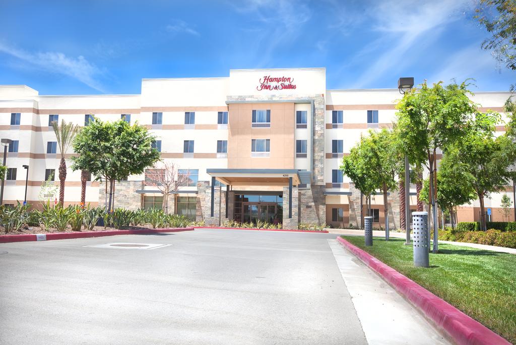 Hampton Inn and Suites Riverside-Corona East