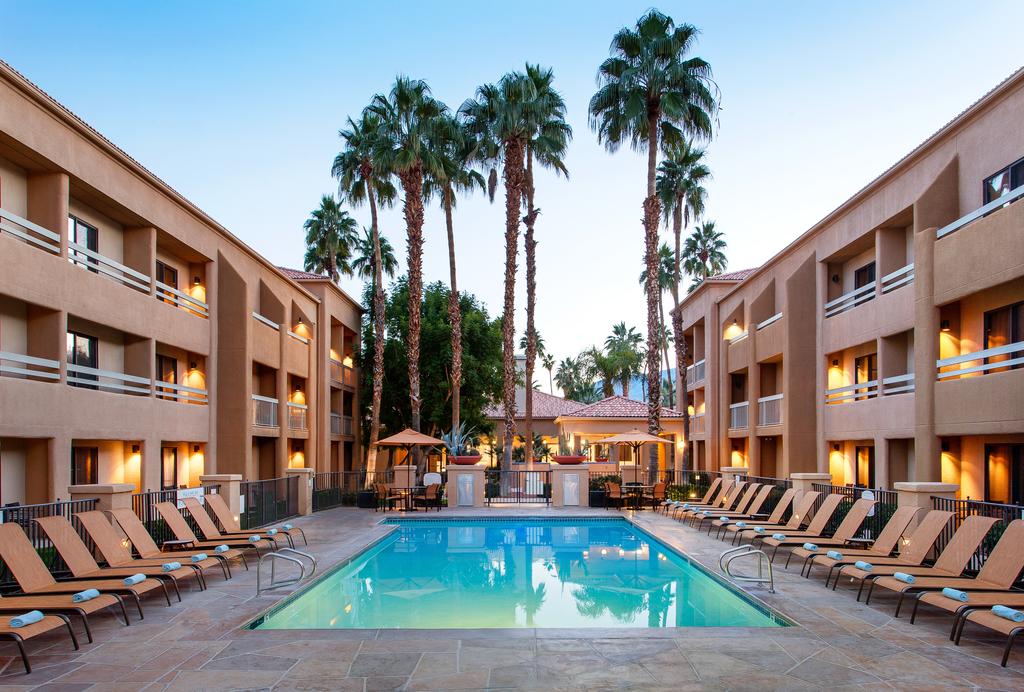 Courtyard Palm Springs