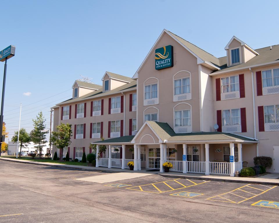 Quality Inn and Suites Cincinnati Sharonville