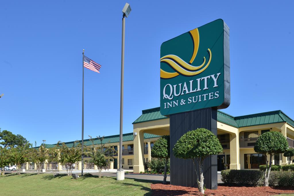 Quality Inn and Suites Southwest Jackson