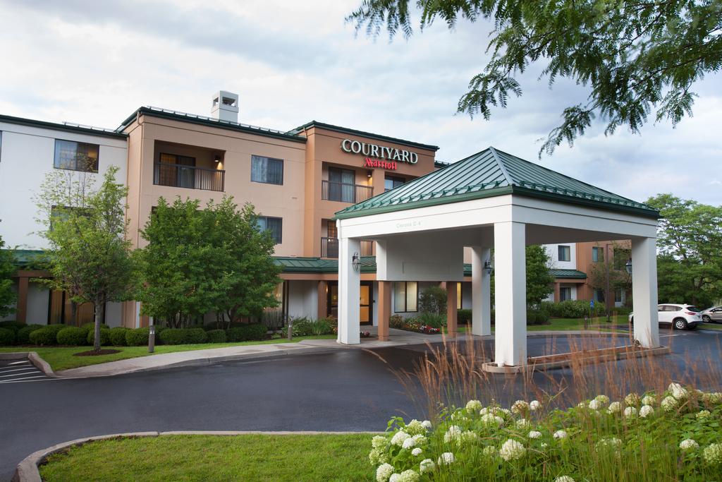 Courtyard Burlington Williston