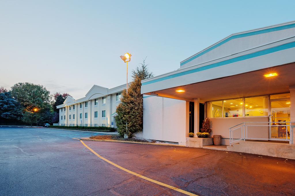 La Quinta Inn Paramus