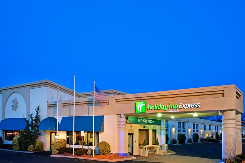 Holiday Inn Express Paramus