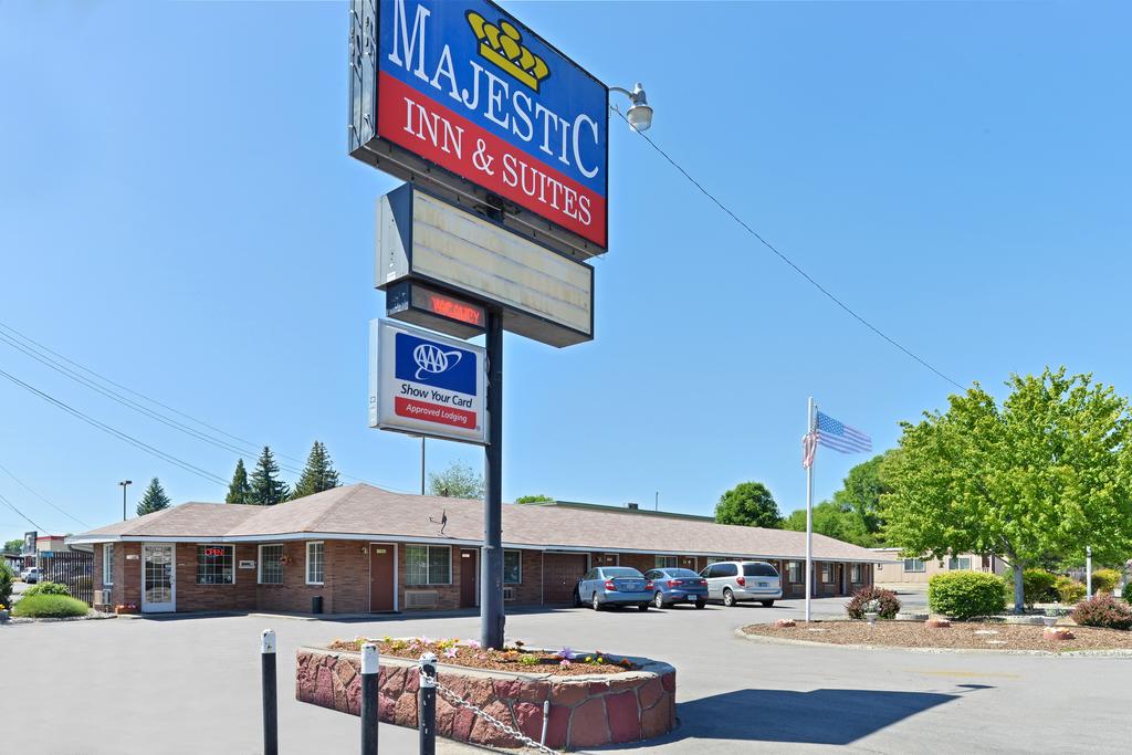 Majestic Inn And Suites