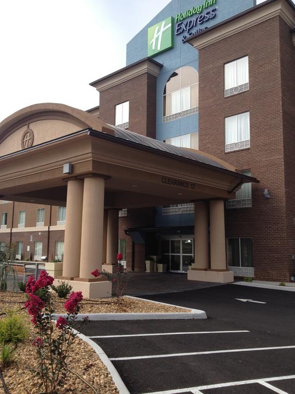 Holiday Inn Express and Suites Wytheville