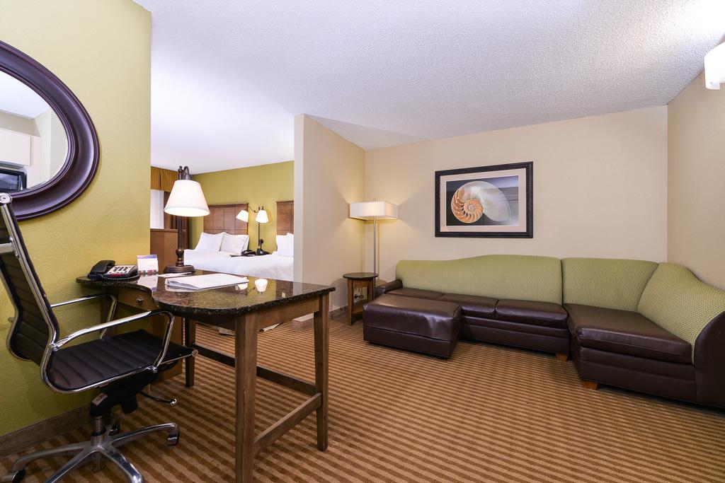 Hampton Inn and Suites Atlantic Beach