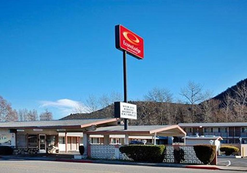 Econo Lodge Inn Suites Yreka