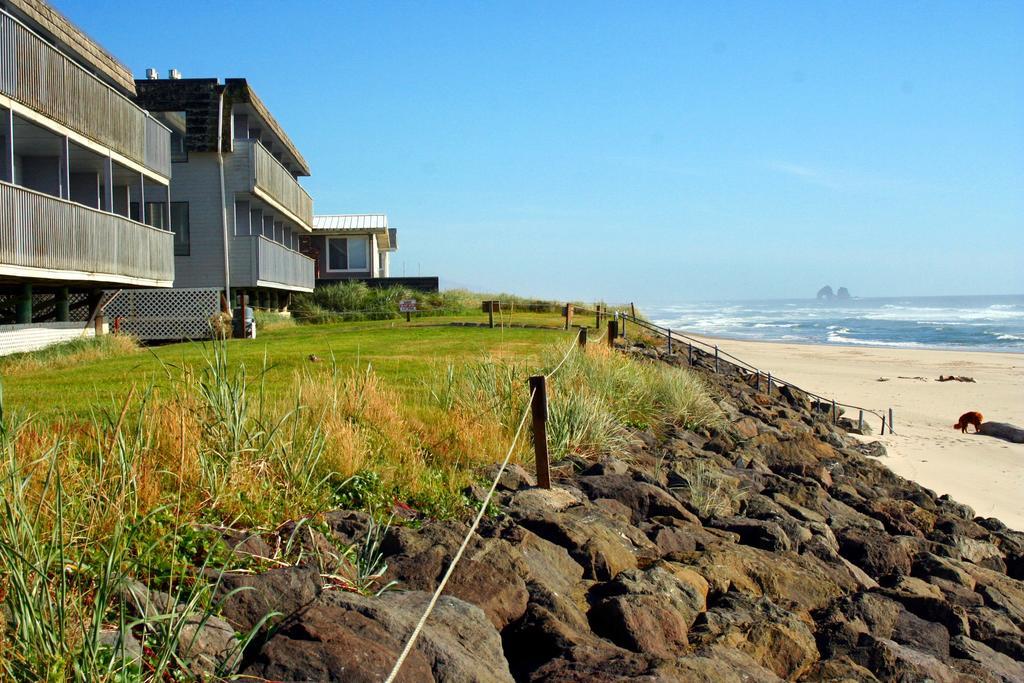 Surfside Oceanfront Resort